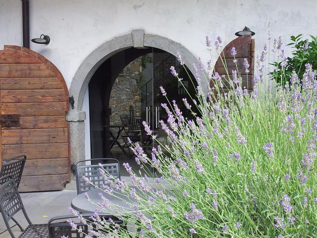 Boutique Hotel Dvor 多布罗沃 外观 照片