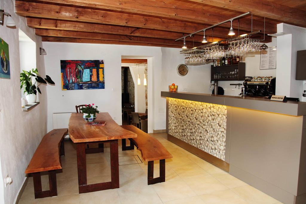 Boutique Hotel Dvor 多布罗沃 外观 照片